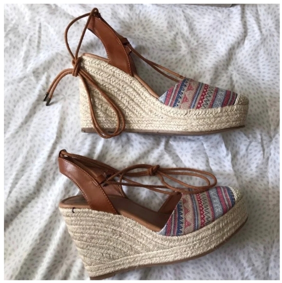 Multi-colored Strappy Espadrille Wedges Wrap Around Ankle - Picture 6 of 8